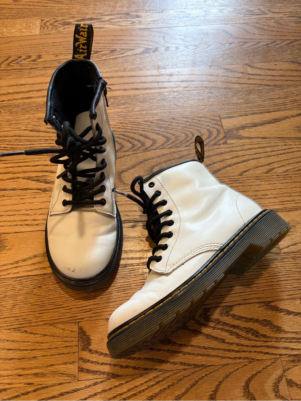 Dr. Martens Boot Combat Boot White
